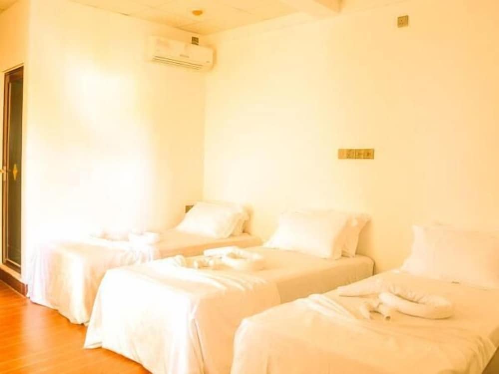 Guraidhoo Palm Inn - View 14