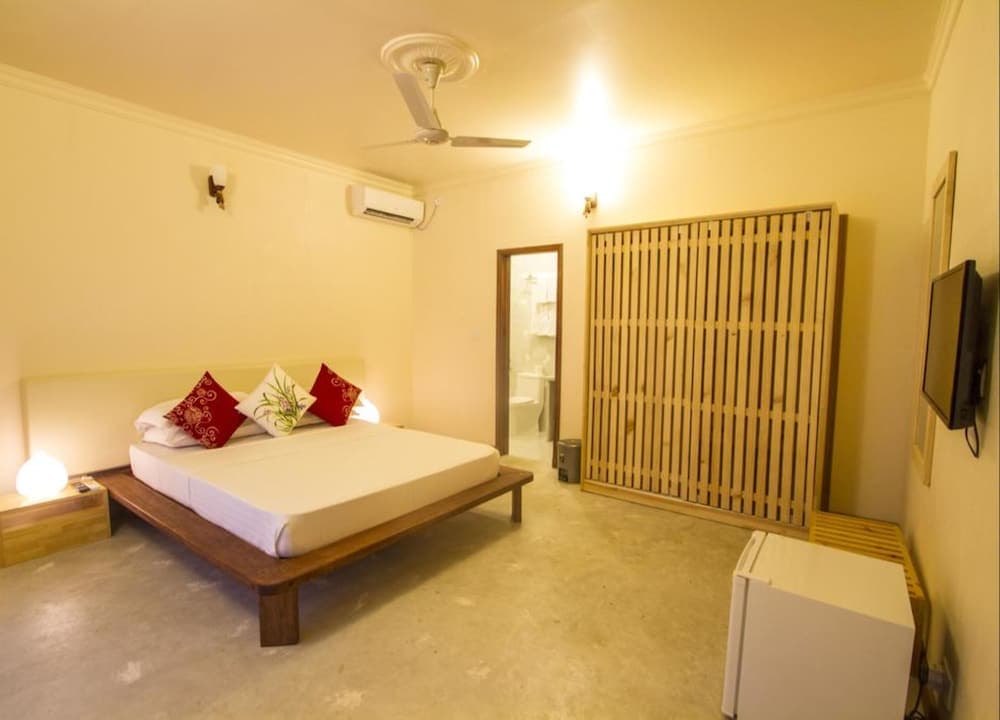 Thoddoo Retreat - View 15