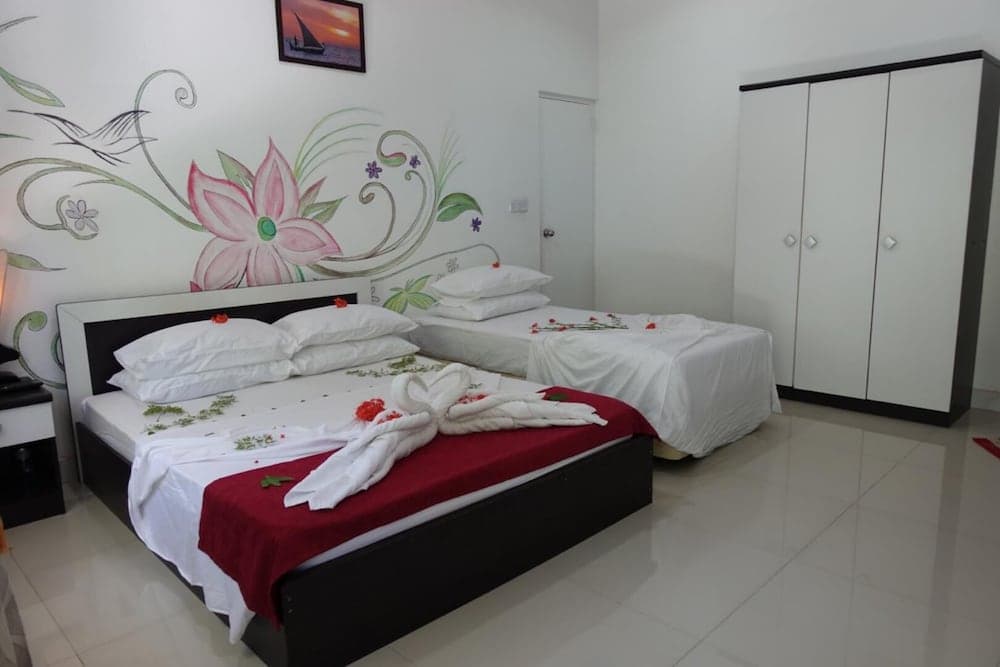 Feridhoo Inn - View 9