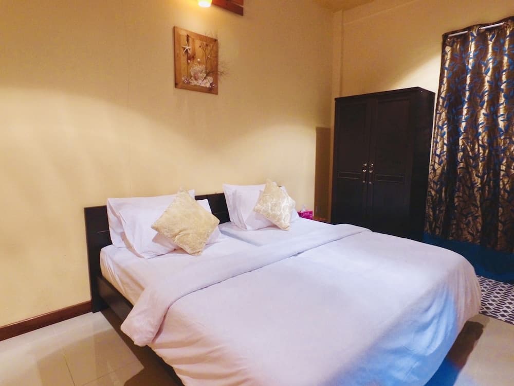 Himeyn Beach Retreat - View 8