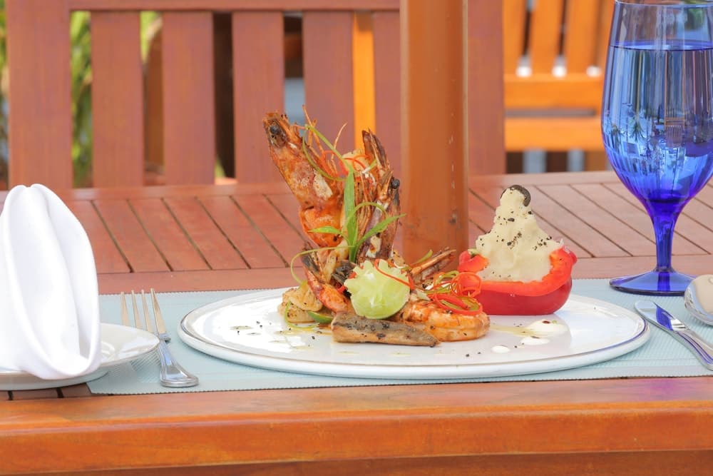 Airport Beach Hotel - View 23