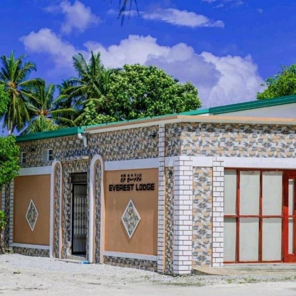 Everest Lodge - View 7