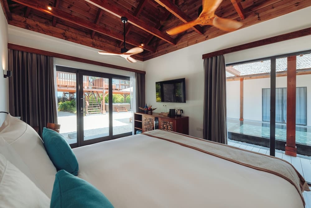 Kuredhivaru Resort & Spa Maldives - View 32