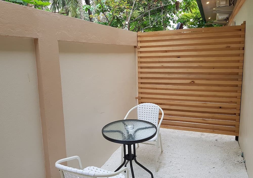 Omadhoo Inn - View 8
