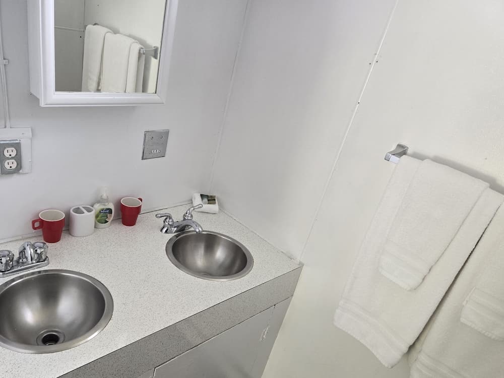 Adroit Beach Inn - View 138