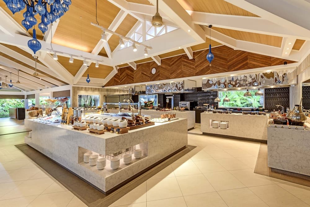 Sheraton Maldives Full Moon Resort & Spa - View 180