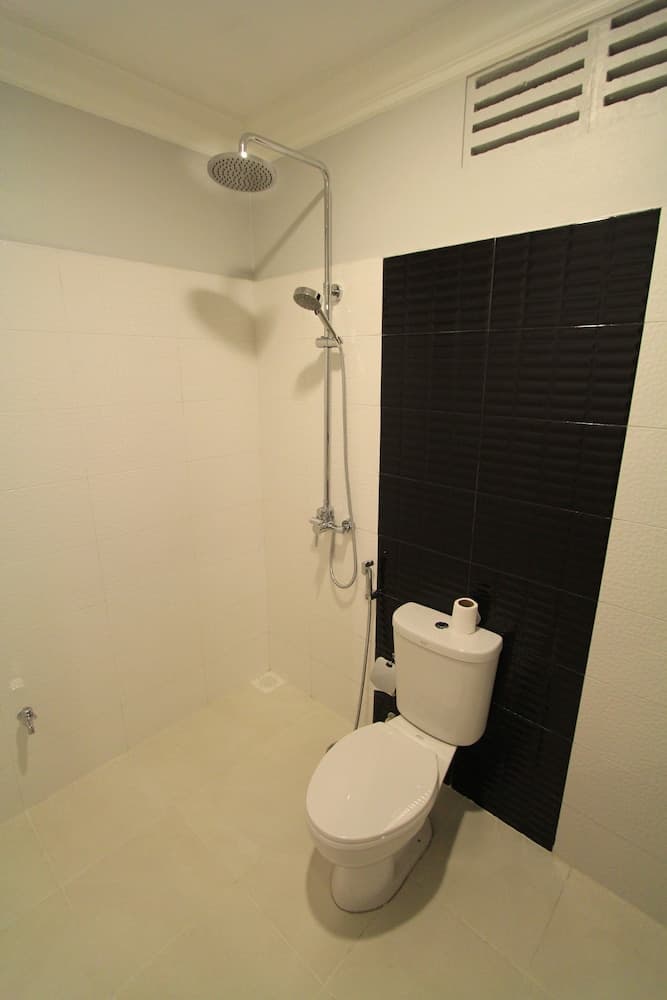 Local Island Inn - View 7