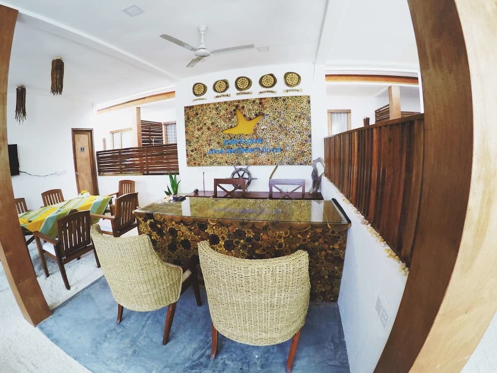 Dhiffushi White Sand Beach Hotel - View 27