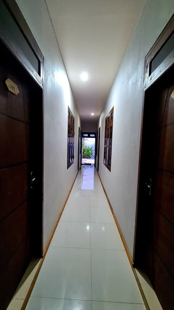 Jerrys Dive Lodge - View 3