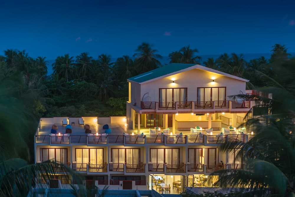 White Sand Dhigurah - View 1