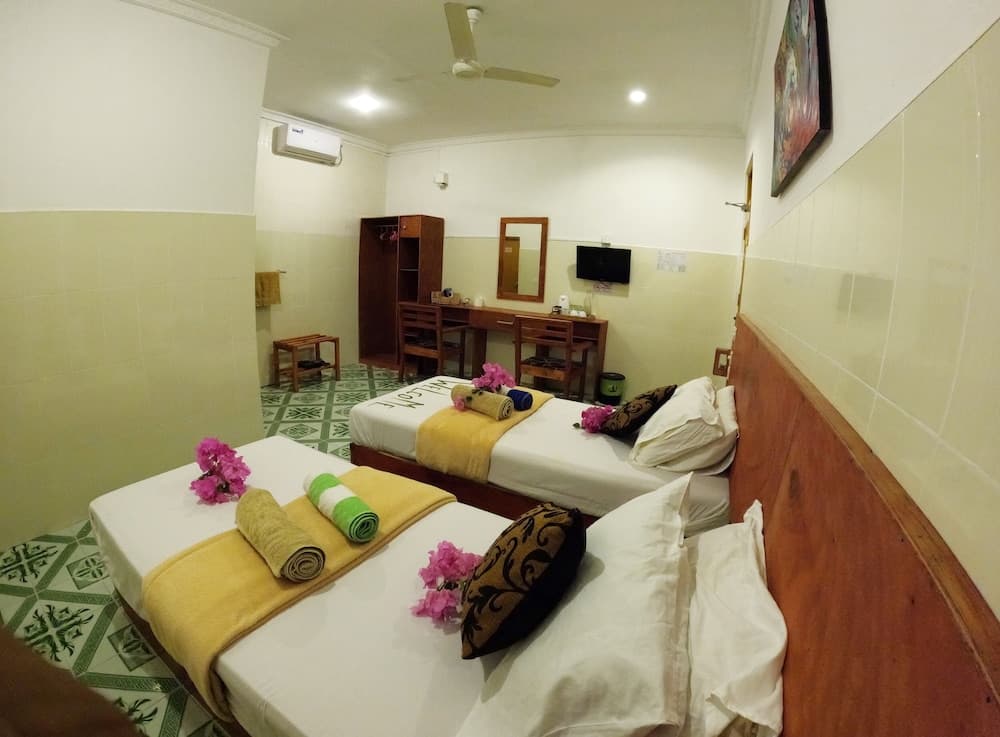 Adroit Beach Inn - View 144