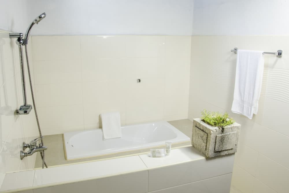 Lagoon View Maldives - View 68