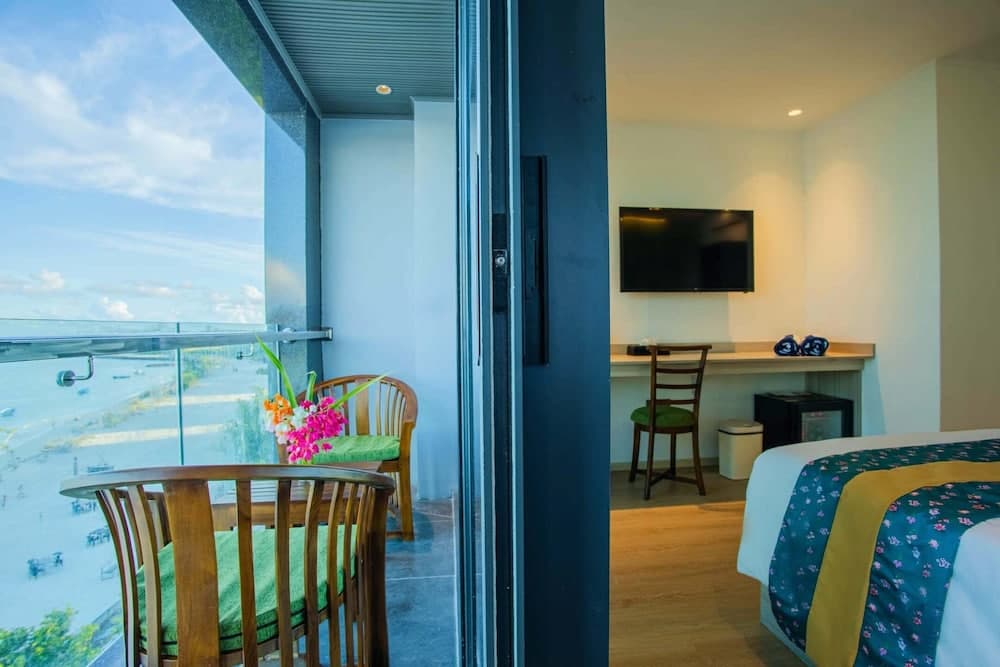 Beach Hotel Guraidhoo - View 8