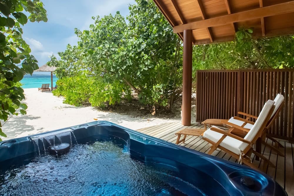 Reethi Faru Resort - View 11