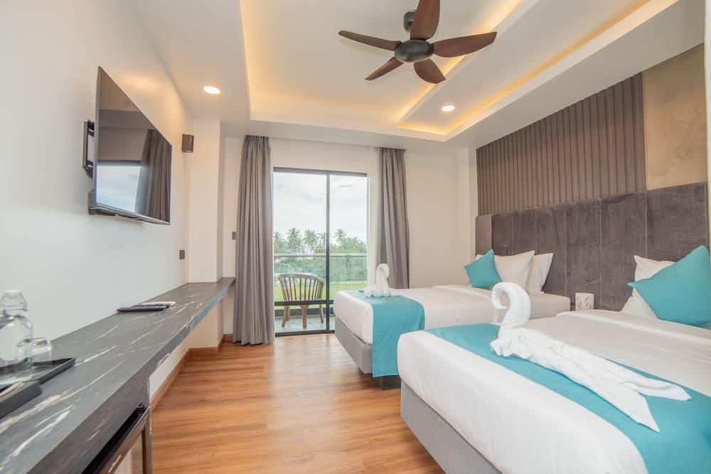 Whaleshark Beach - View 2