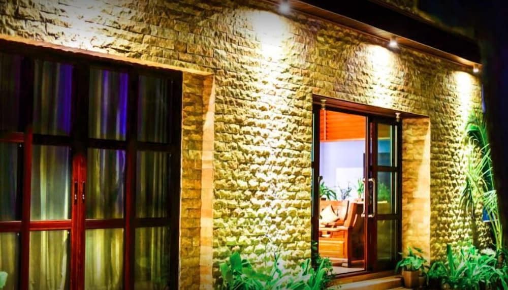 Marina Bay Retreat & Spa - View 6