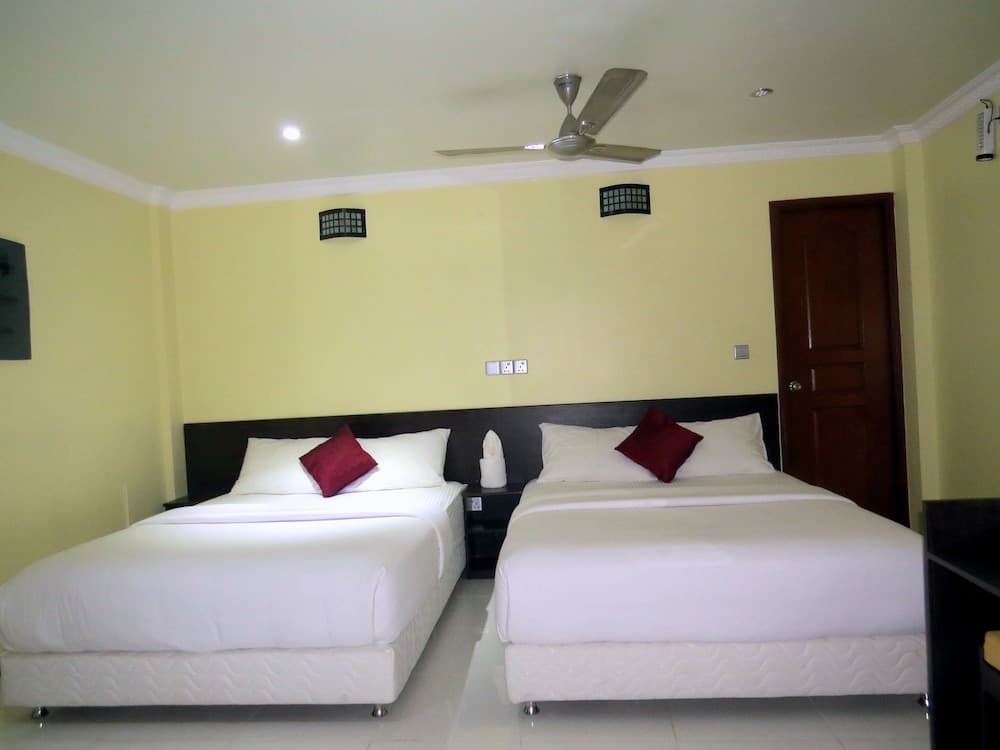Coral Queen Inn - View 13