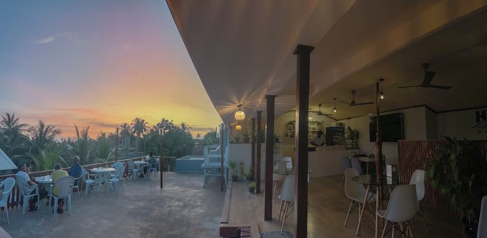 Hide Inn Blue - View 17