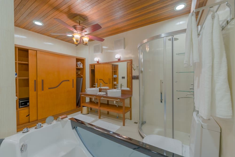 Araamu Hotels Maldives - View 97