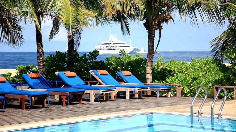 Hulhule Island Hotel - View 50