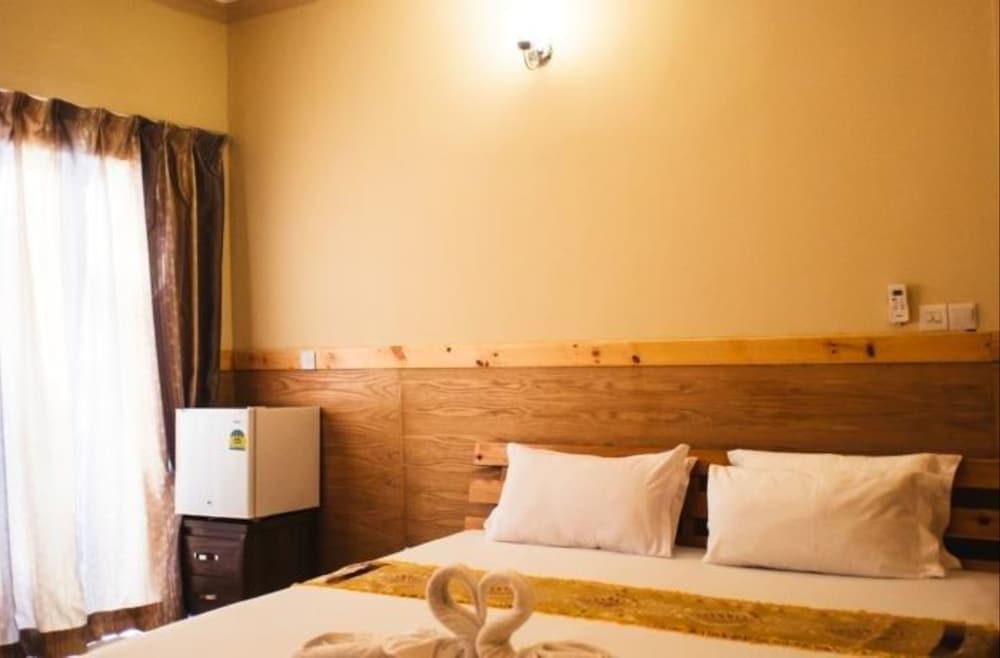 Holiday Lodge - View 7