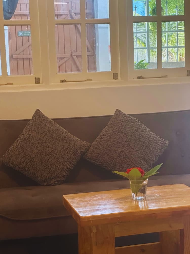 Bahaaru Villa Surf and Stay - View 19