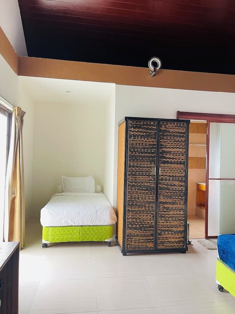 LongBeach Laamu - View 2