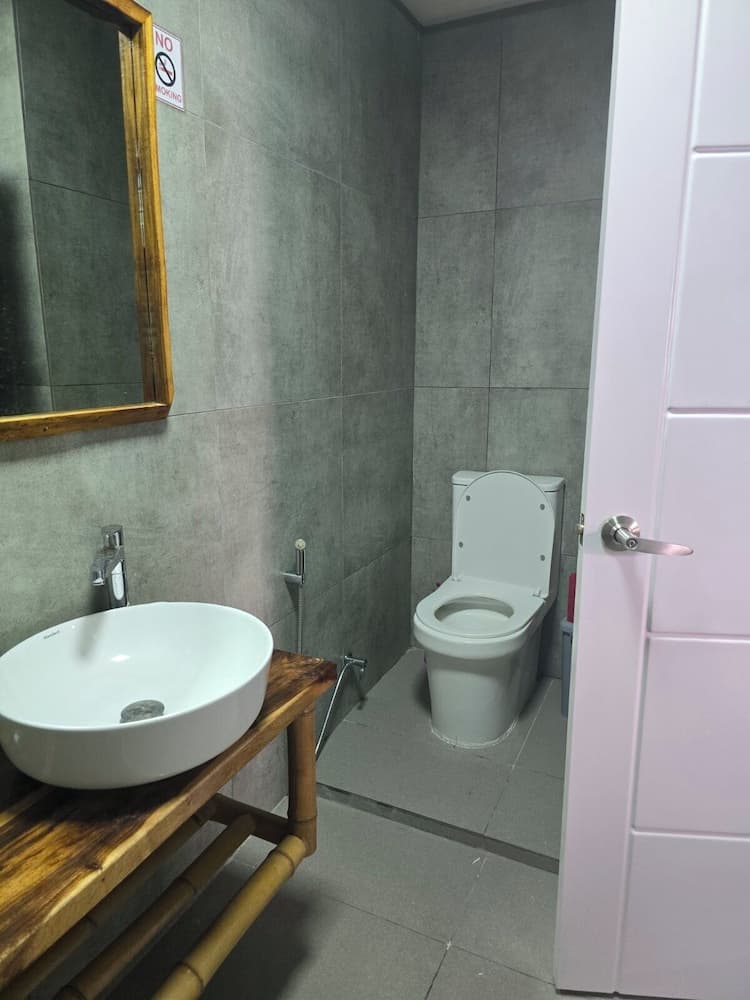 Sun & Surf - View 16