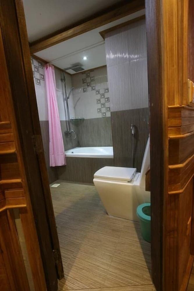 Eureka Serenity Athiri Inn - View 26