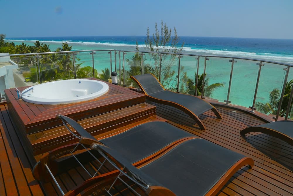 Airport Beach Hotel - View 17