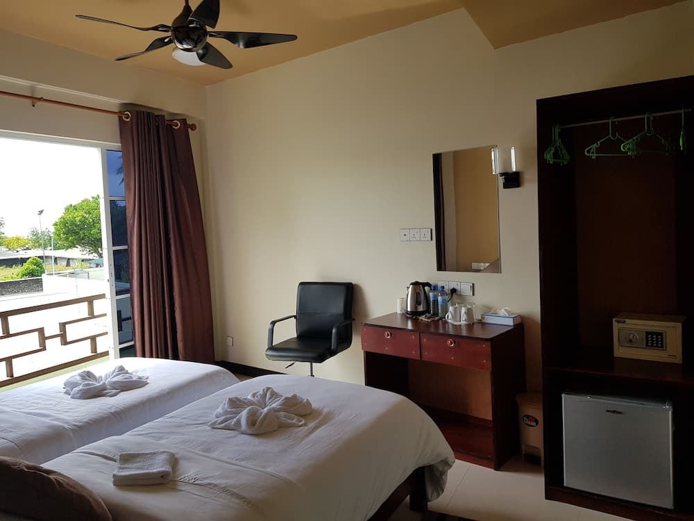Hibiscus Holidays - View 2