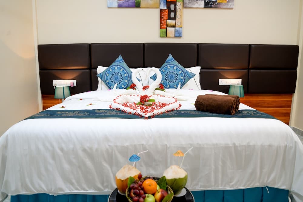 Cliff  Retreat - View 25