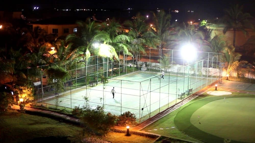 Hulhule Island Hotel - View 15