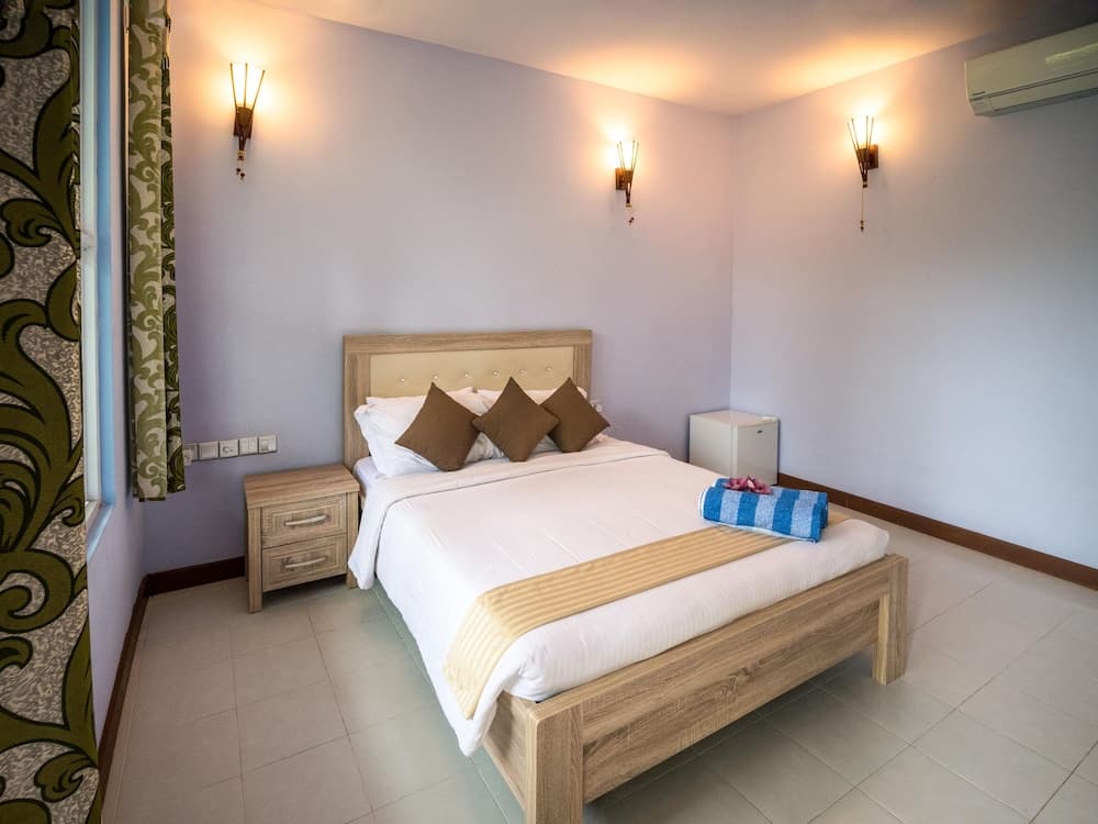 South Ari Dive Center - View 11