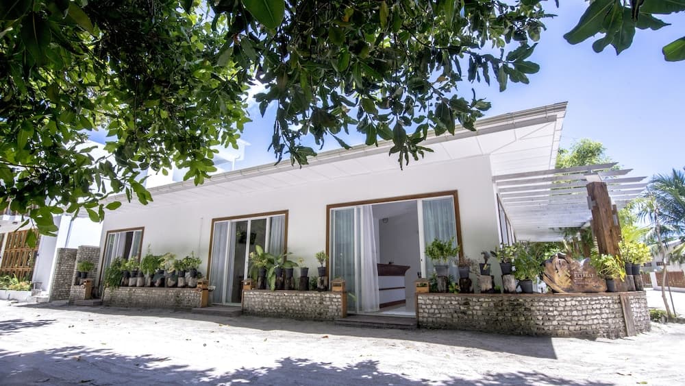 Dhigurah Retreat Beach - View 12