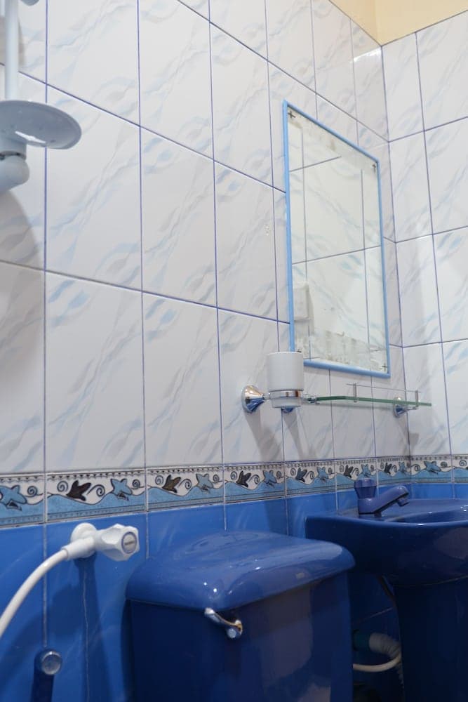 Maclura Residence - View 23