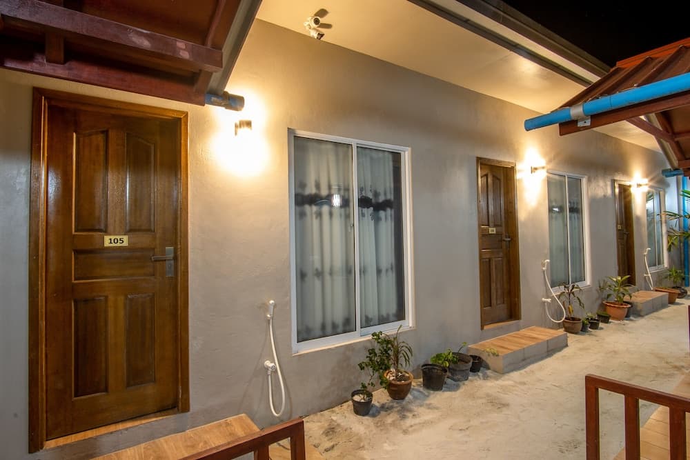 Ukulhas Beach Inn - View 1