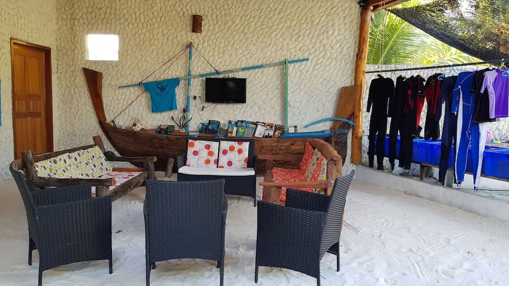Blue World Dharavandhoo - View 19