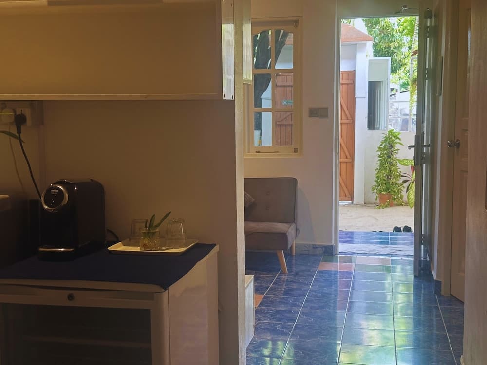 Bahaaru Villa Surf and Stay - View 4