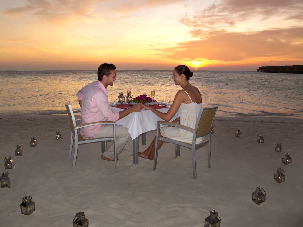 Vilamendhoo Island Resort & Spa - View 3