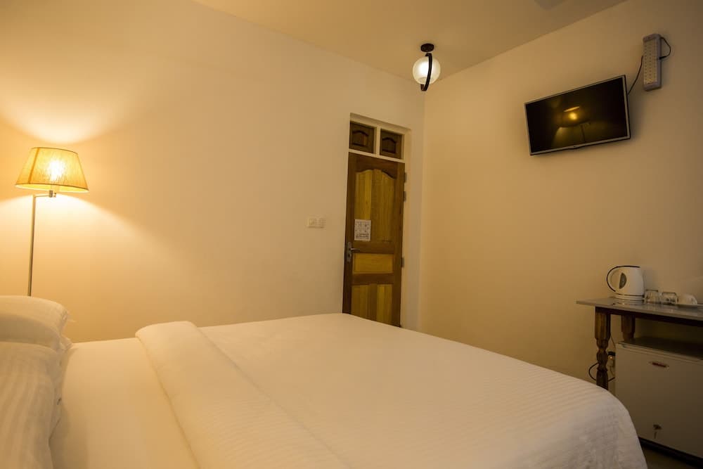 Dhigurah Retreat Beach - View 13