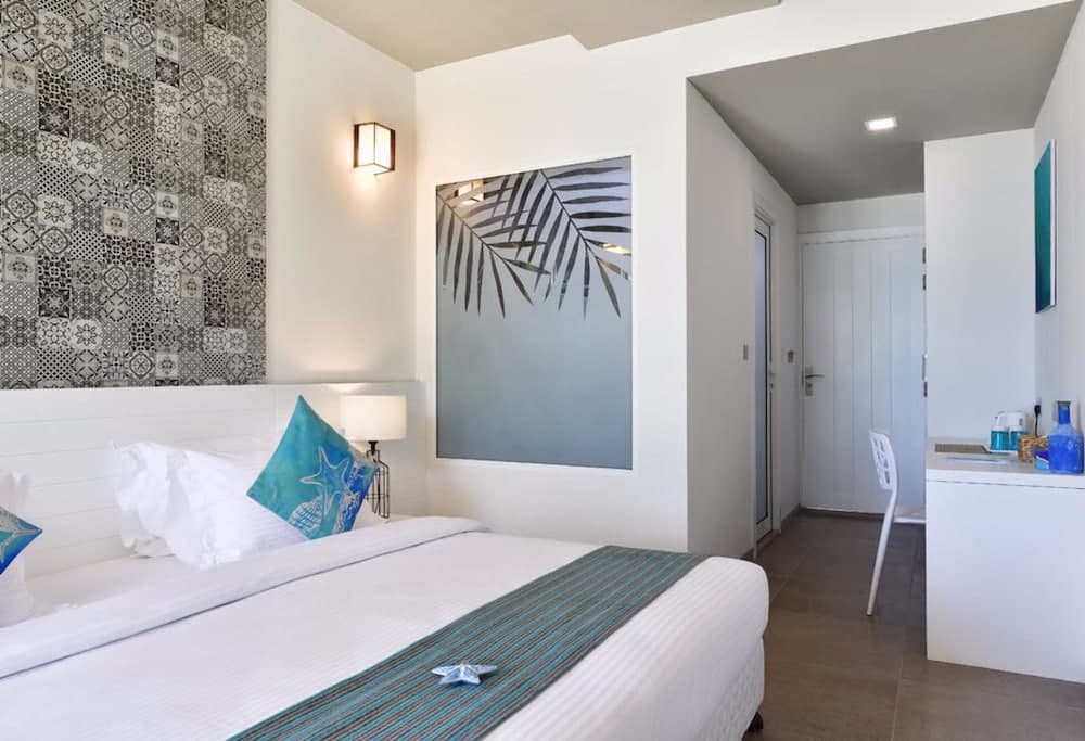 Velana Beach Hotel Maldives - View 81