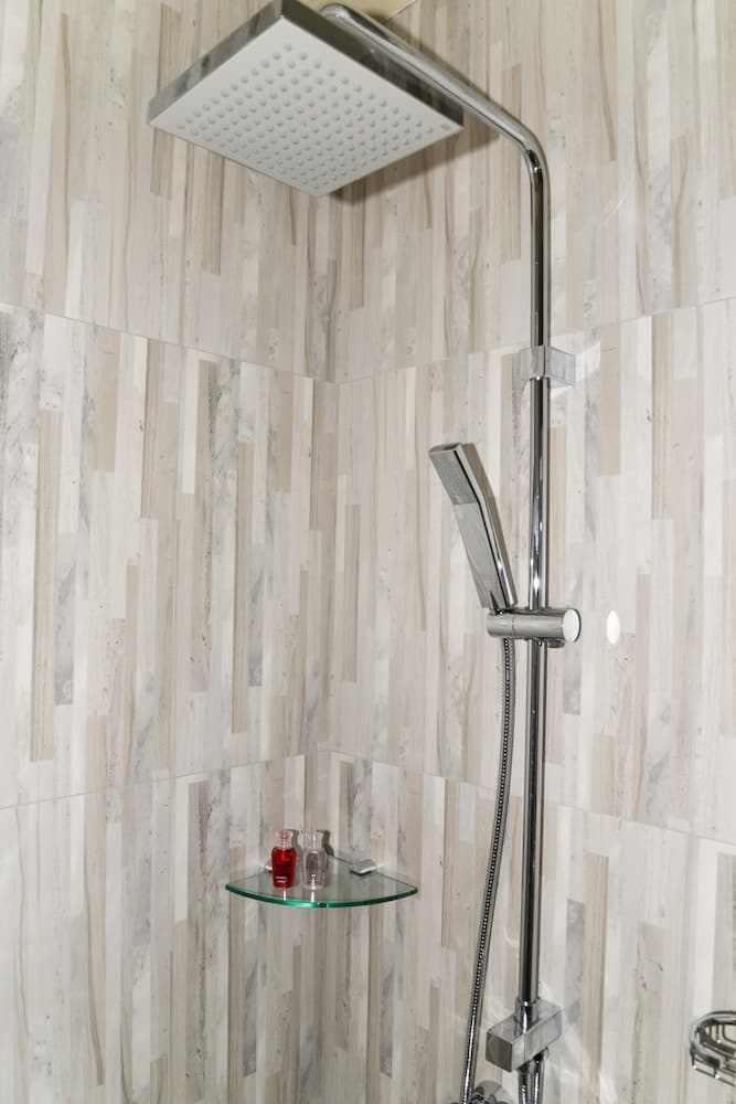 Cliff  Retreat - View 20