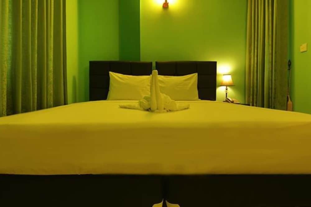 Grace Beach Inn - View 9