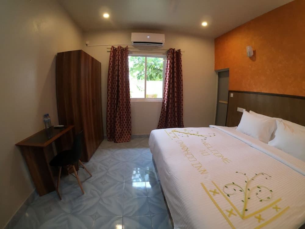 Omadhoo Inn - View 5