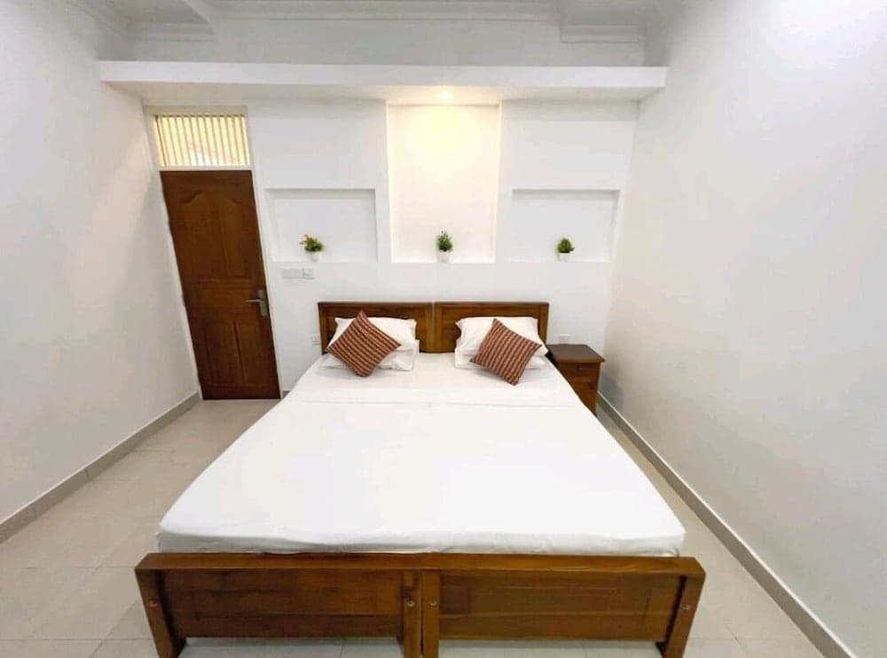 Everest Lodge - View 1