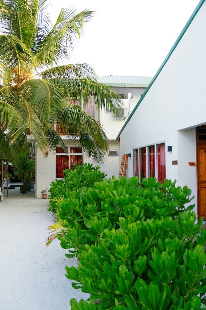 Shallow Lagoon Rasdhoo - View 35