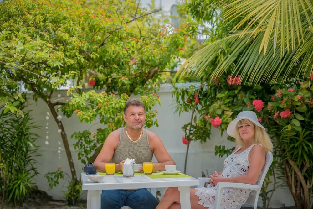 Maclura Residence - View 17