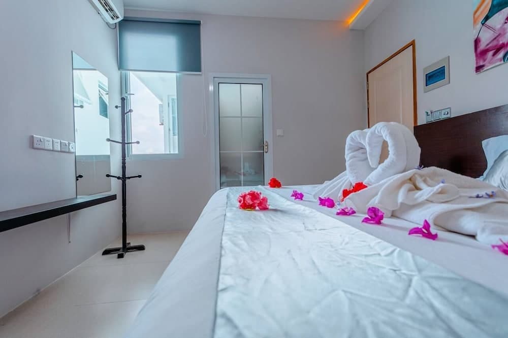 VIOLET INN - View 20