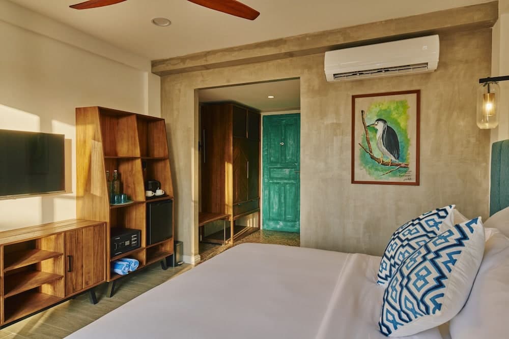 Beach Hotel Dhigurah - View 12